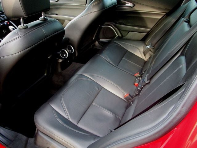 2020 Alfa Romeo Giulia AWD - 23100089 - 16