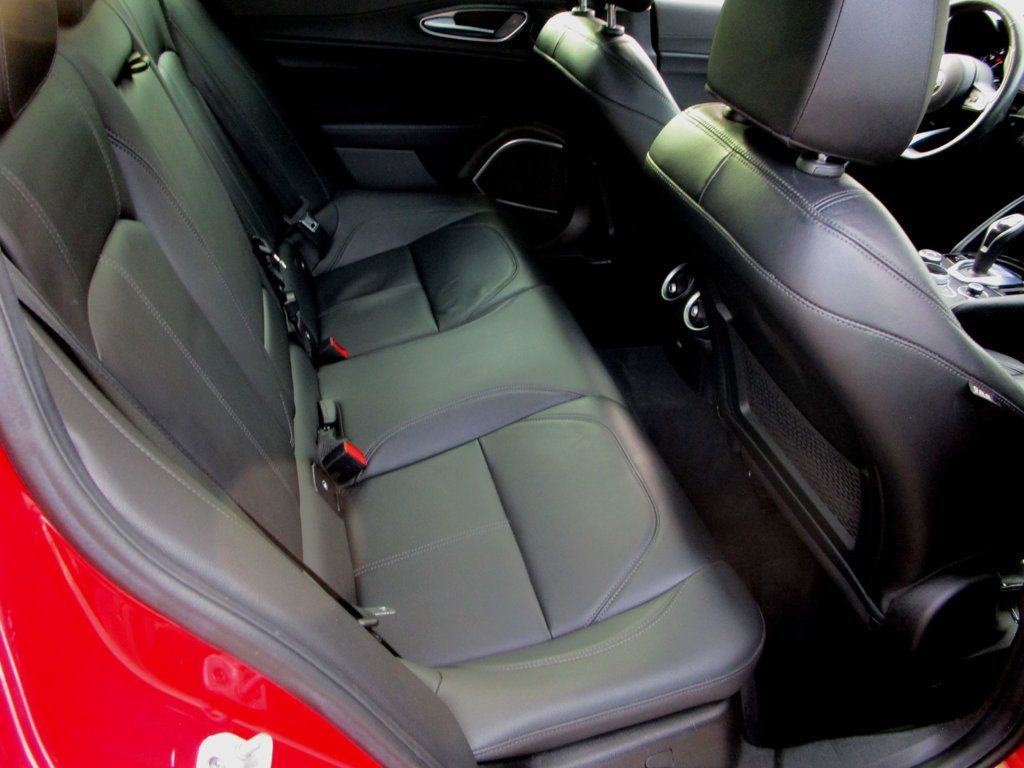 2020 Alfa Romeo Giulia AWD - 23100089 - 17