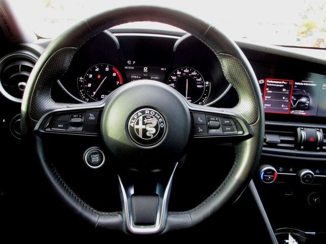 2020 Alfa Romeo Giulia AWD - 23100089 - 19