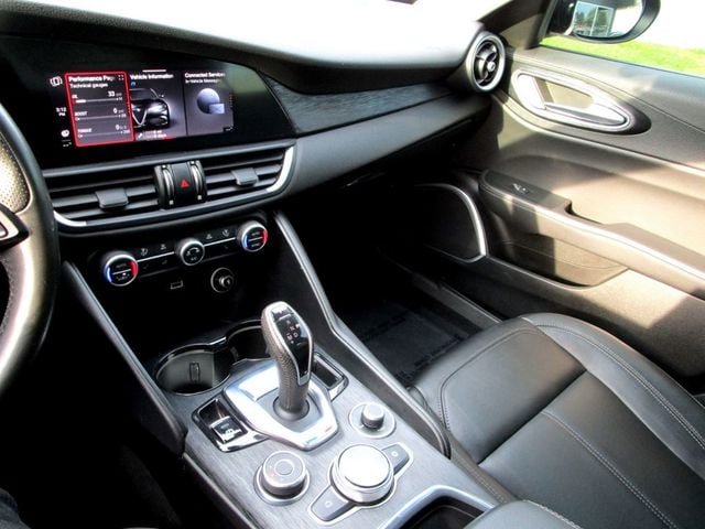 2020 Alfa Romeo Giulia AWD - 23100089 - 22