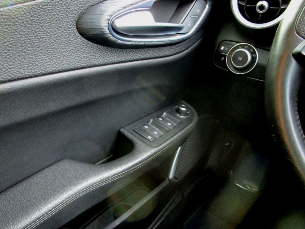 2020 Alfa Romeo Giulia AWD - 23100089 - 30