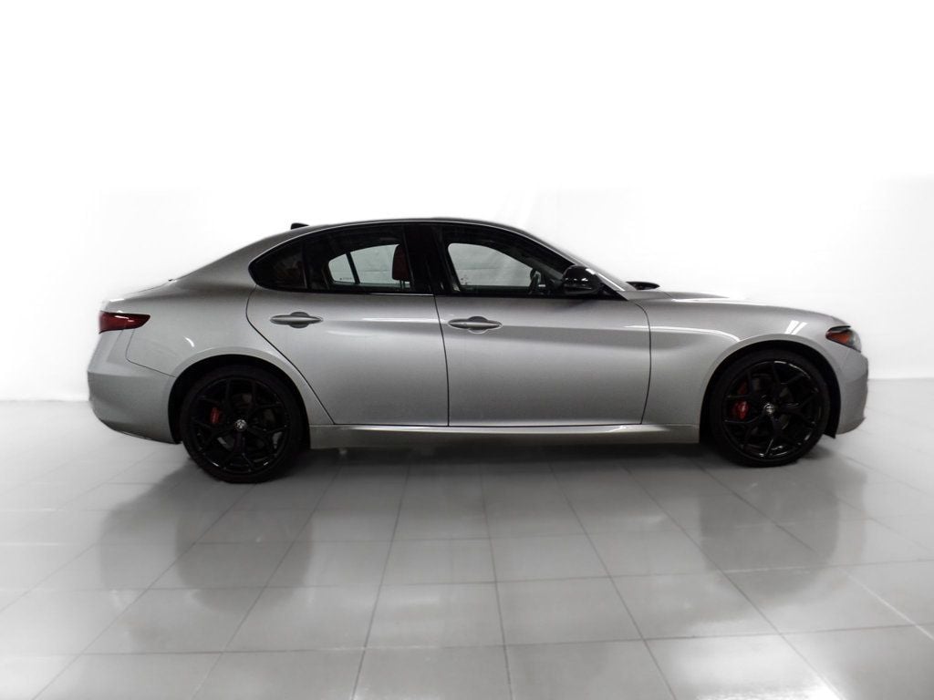 2020 Alfa Romeo Giulia AWD - 22717332 - 6