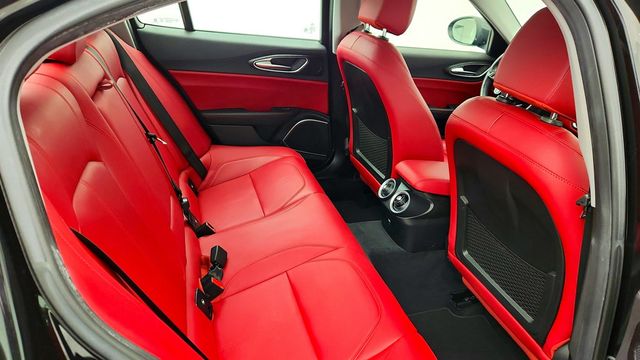 2020 Alfa Romeo Giulia AWD Nero Edizione w/ Cold Weather Pkg & Active Blind Spot Assist - 22973928 - 22