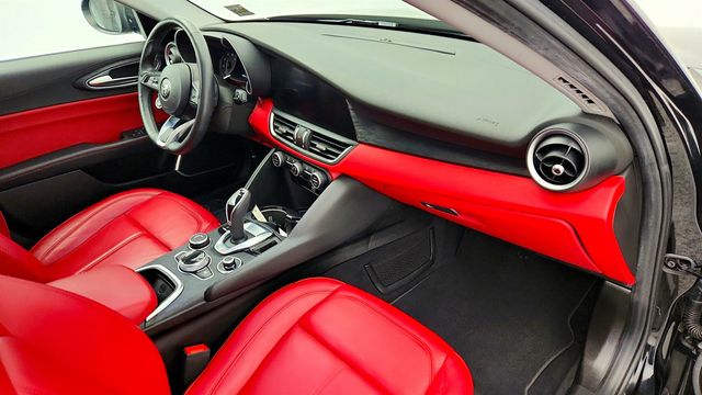 2020 Alfa Romeo Giulia AWD Nero Edizione w/ Cold Weather Pkg & Active Blind Spot Assist - 22973928 - 24