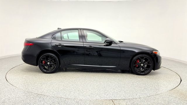 2020 Alfa Romeo Giulia AWD Nero Edizione w/ Cold Weather Pkg & Active Blind Spot Assist - 22973928 - 3