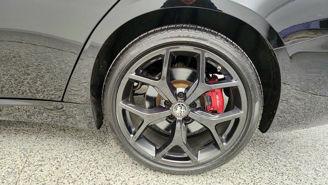 2020 Alfa Romeo Giulia AWD Nero Edizione w/ Cold Weather Pkg & Active Blind Spot Assist - 22973928 - 8