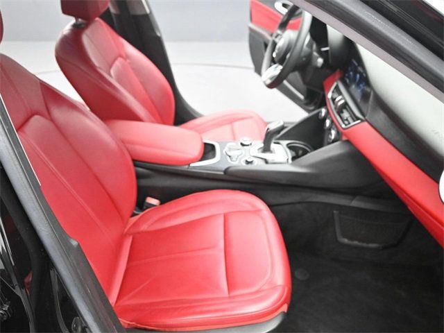 2020 Alfa Romeo Giulia photo 16