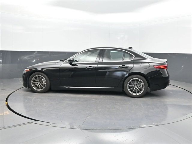 2020 Alfa Romeo Giulia photo 2