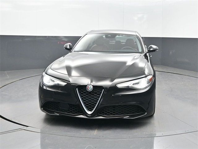 2020 Alfa Romeo Giulia photo 24