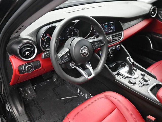 2020 Alfa Romeo Giulia photo 4