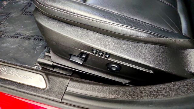 2020 Alfa Romeo Giulia Ti AWD w/ Dual-Pane Sunroof, h/k Premium Audio & Blind Spot Pkg - 23040011 - 11