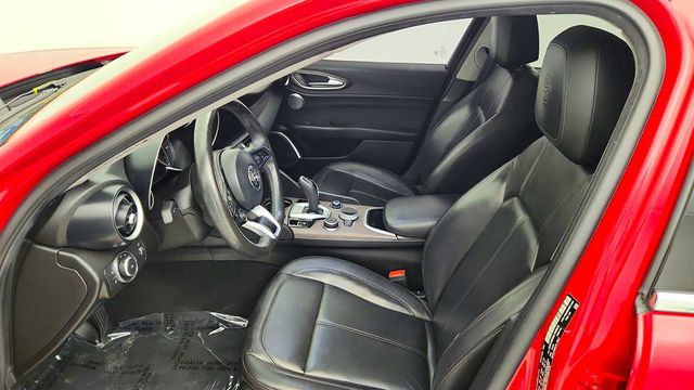 2020 Alfa Romeo Giulia Ti AWD w/ Dual-Pane Sunroof, h/k Premium Audio & Blind Spot Pkg - 23040011 - 20
