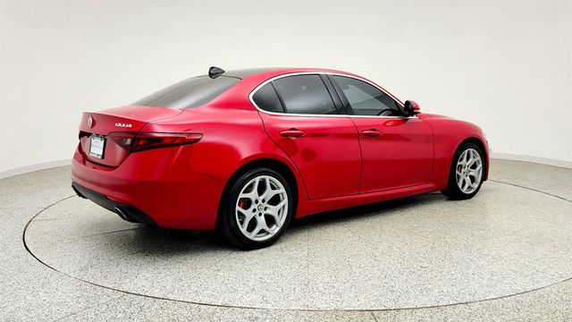 2020 Alfa Romeo Giulia Ti AWD w/ Dual-Pane Sunroof, h/k Premium Audio & Blind Spot Pkg - 23040011 - 4
