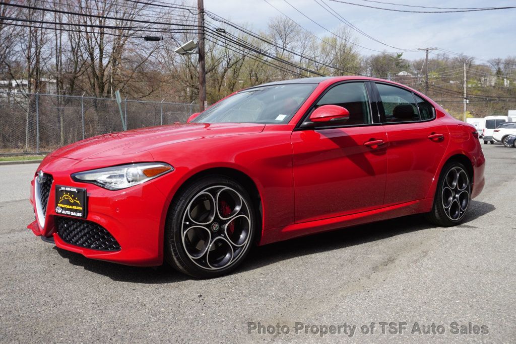 2020 Alfa Romeo Giulia Ti Sport AWD RED LEATHER CARPLAY REAR CAMERA PANO ROOF HOT SEATS - 23007104 - 3