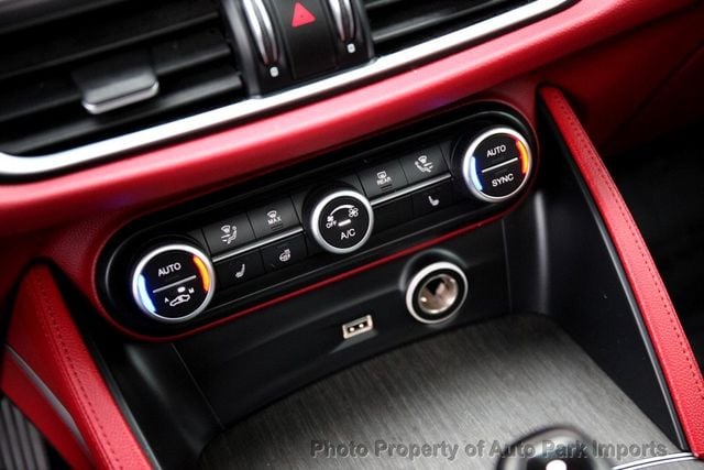 2020 Alfa Romeo Stelvio Ti AWD - 22881568 - 37