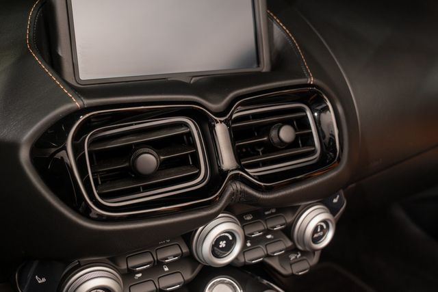 2020 Aston Martin Vantage  - 22949906 - 12