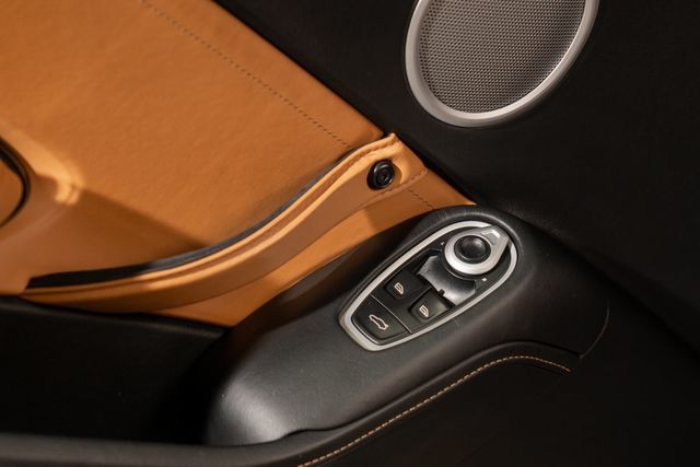 2020 Aston Martin Vantage  - 22949906 - 22