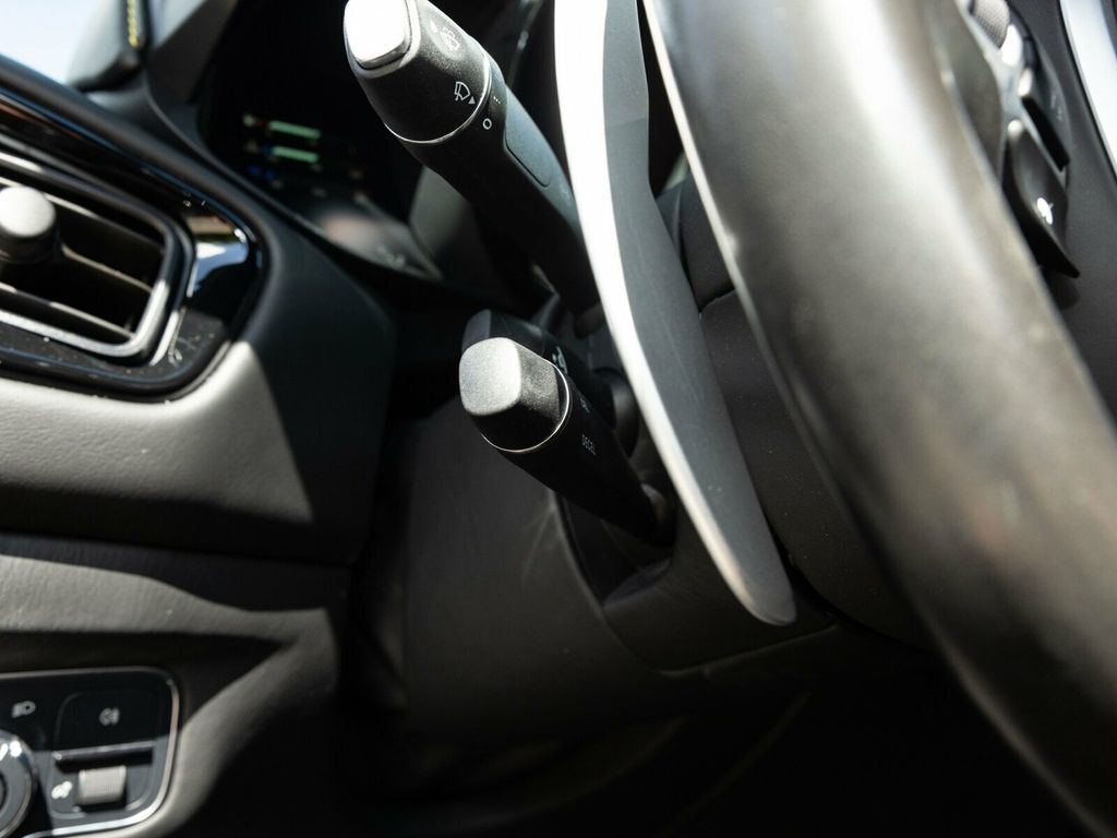 2020 Aston Martin Vantage 503 HP V8!! Black 20" Directional Diamond Turned Wheels - 22925205 - 38