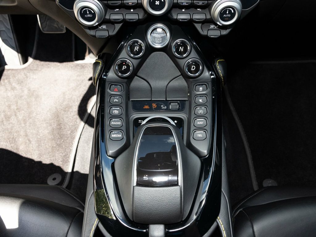 2020 Aston Martin Vantage 503 HP V8!! Black 20" Directional Diamond Turned Wheels - 22925205 - 40