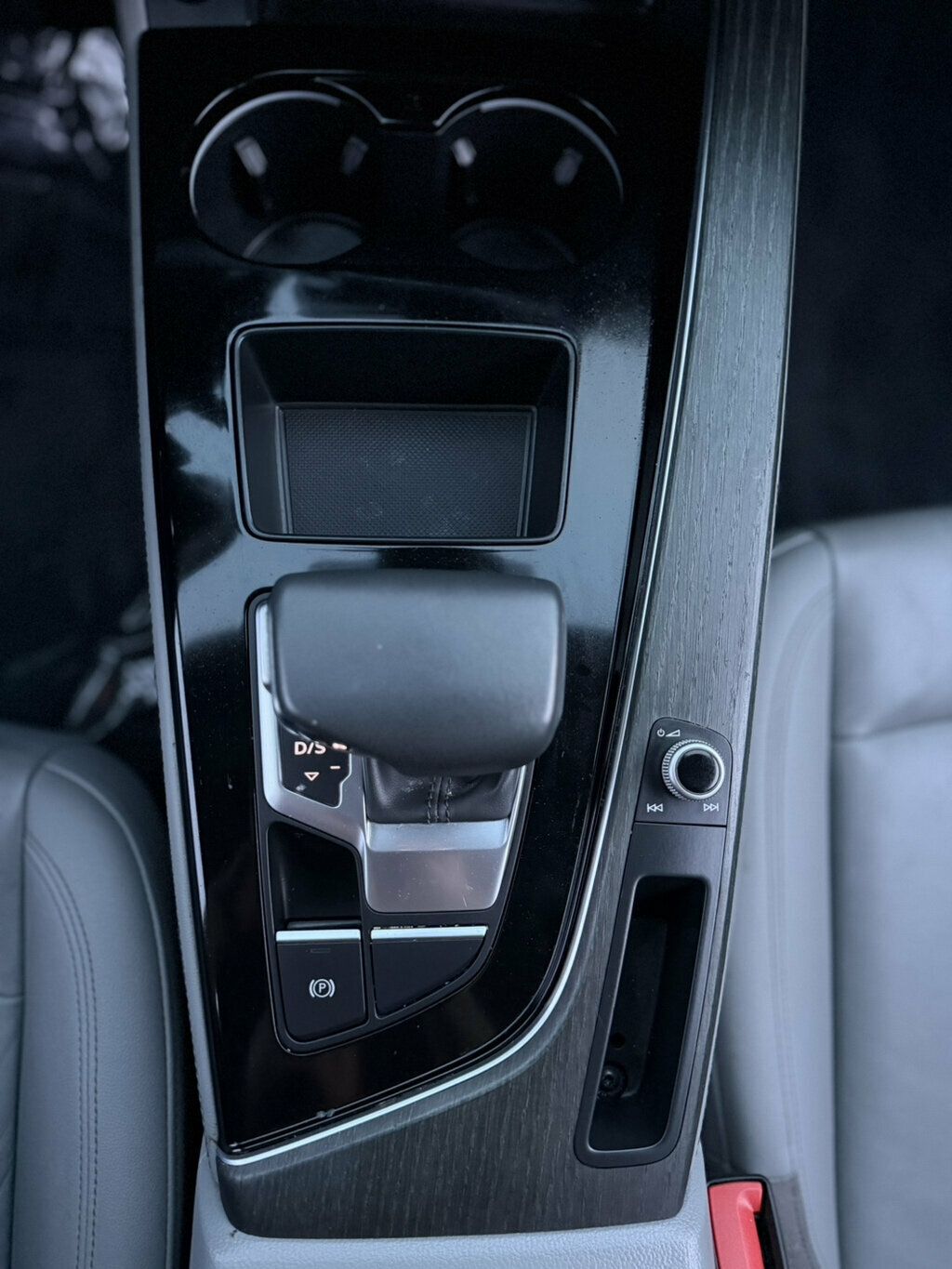 Audi A4 photo 17