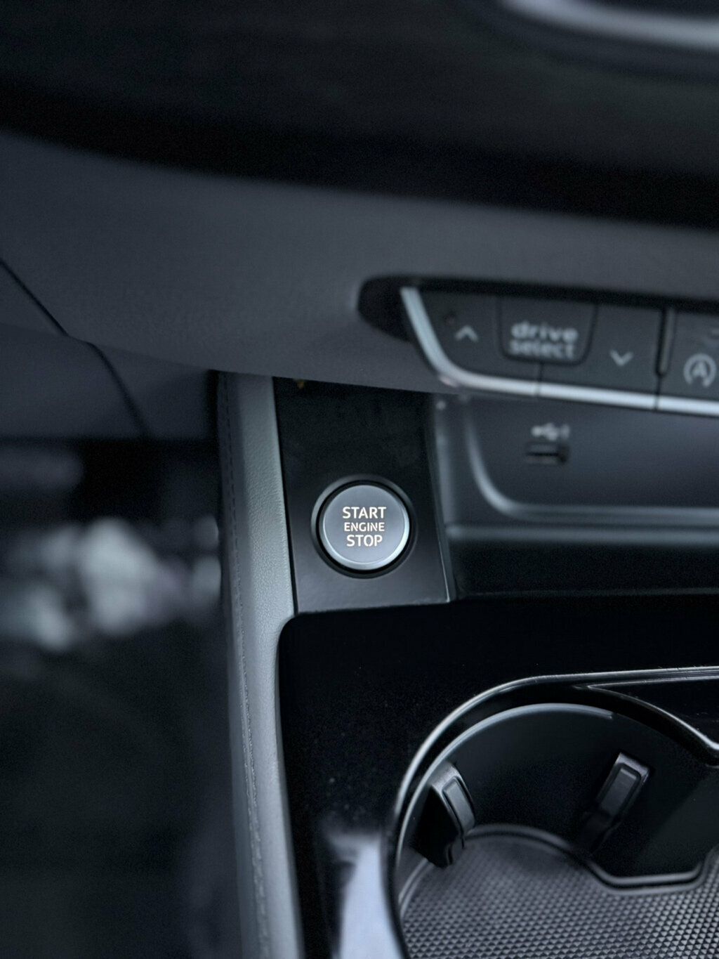 Audi A4 photo 18