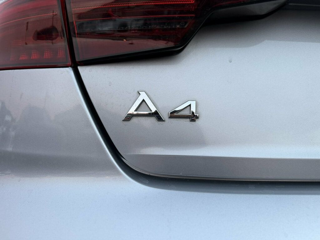 Audi A4 photo 26