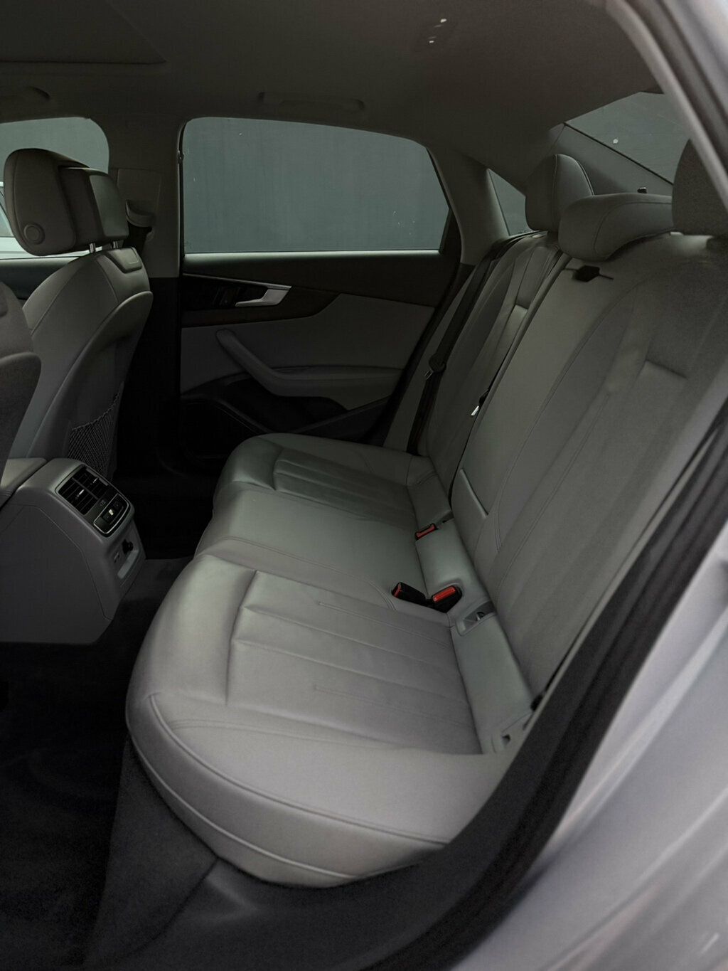 Audi A4 photo 8