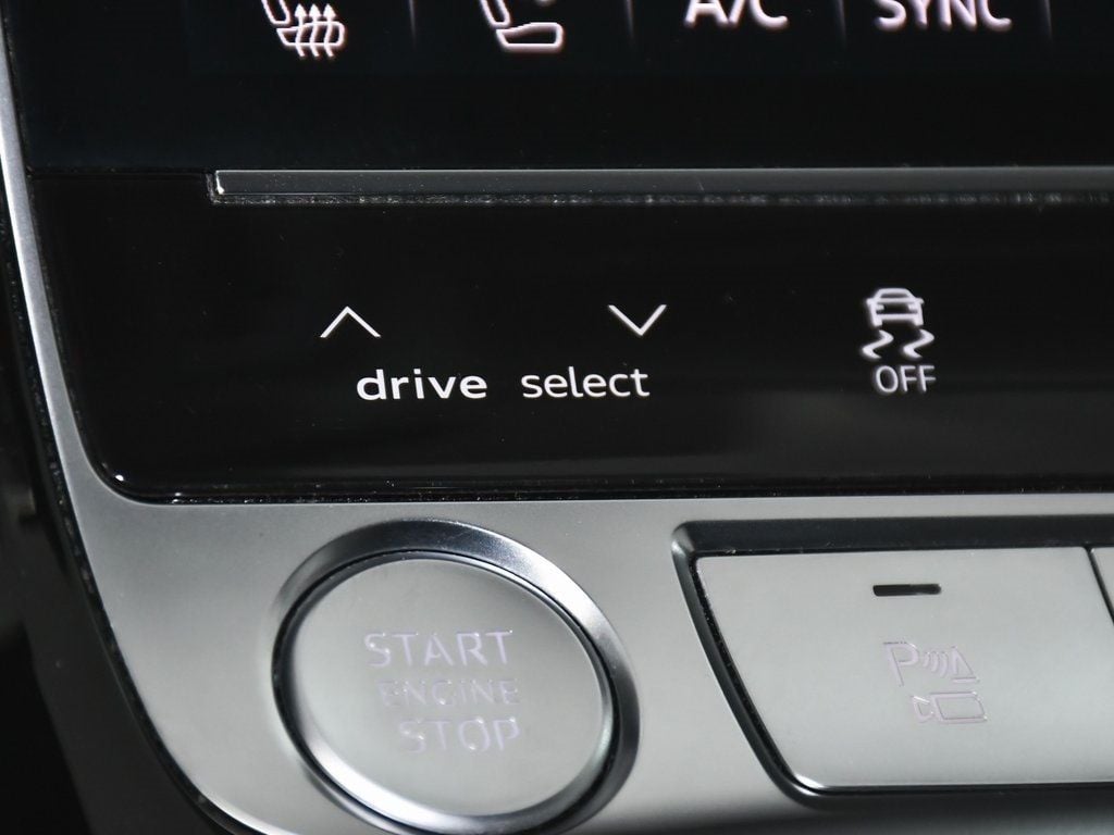 2020 Audi A8 L 55 photo 32