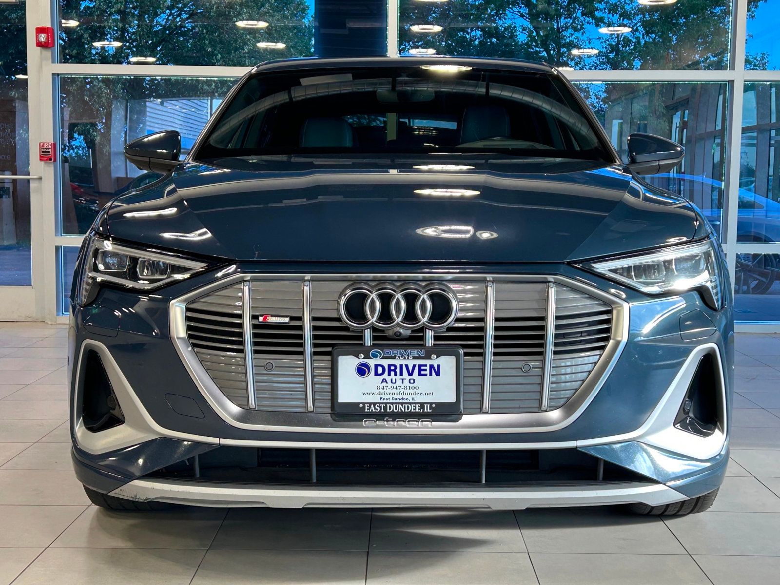 2020 Audi e-tron Sportback Prestige photo 2