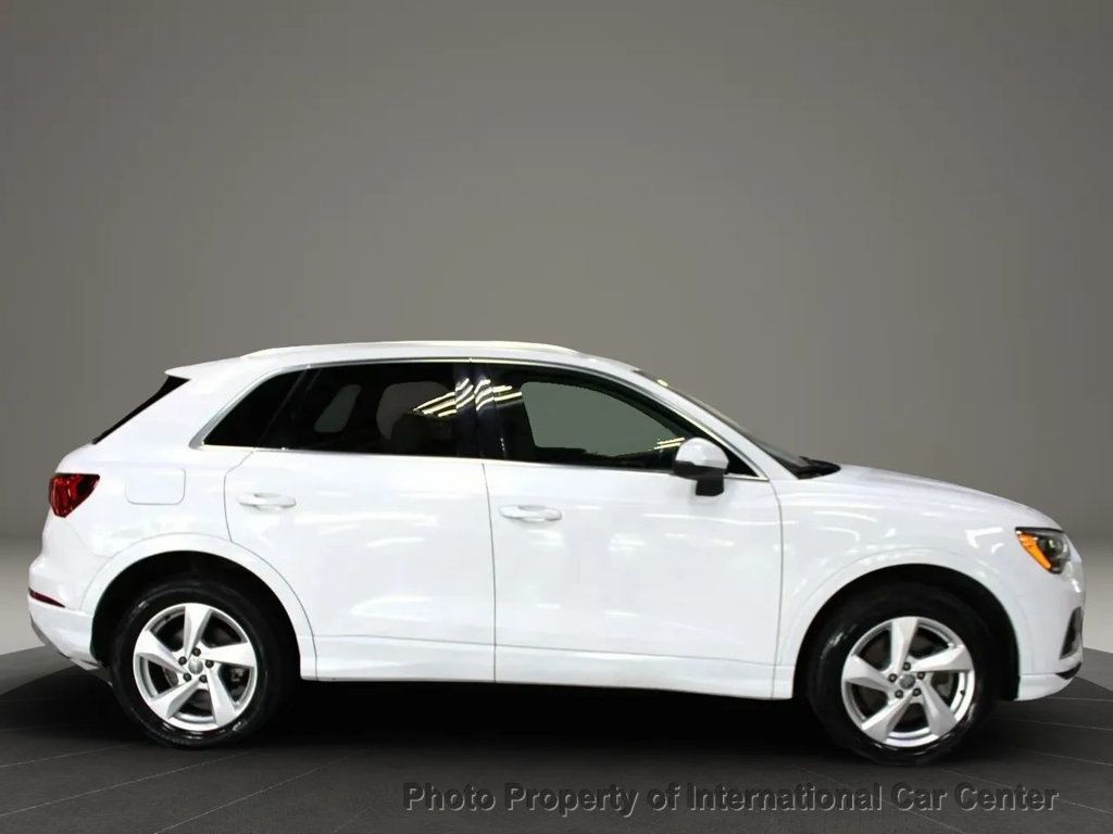 2020 Audi Q3 Premium 45 TFSI photo 3