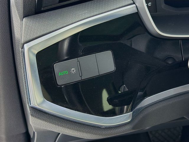 2020 Audi Q3 Premium 45 TFSI quattro - 23003605 - 9