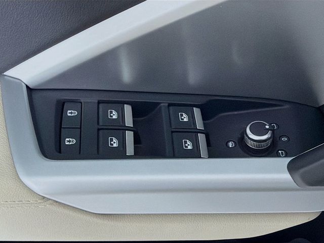 2020 Audi Q3 Premium 45 TFSI quattro - 23003605 - 17