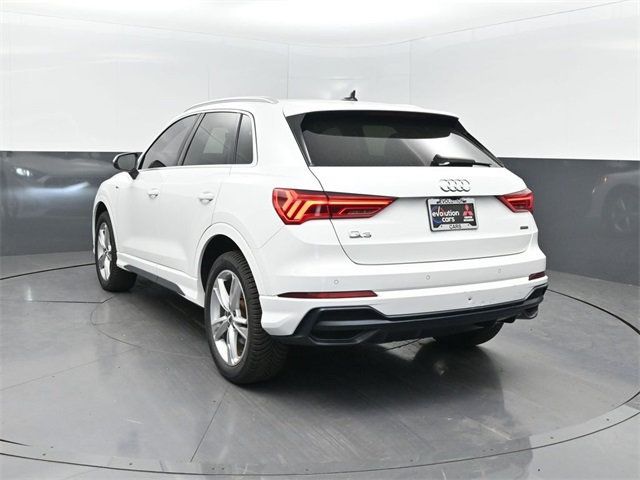 2020 Audi Q3 S line Premium 45 TFSI photo 2