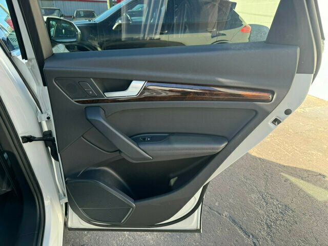 2020 Audi Q5 LocalTrade/PremiumPlusPkg/HeatedLeatherSeats/PanoramicRoof - 22633231 - 17