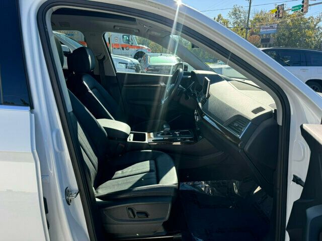 2020 Audi Q5 LocalTrade/PremiumPlusPkg/HeatedLeatherSeats/PanoramicRoof - 22633231 - 19