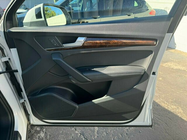 2020 Audi Q5 LocalTrade/PremiumPlusPkg/HeatedLeatherSeats/PanoramicRoof - 22633231 - 20