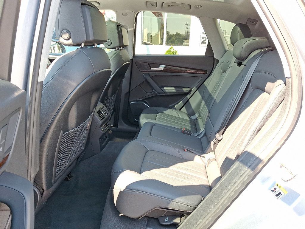 2020 Audi Q5 Premium Plus 45 TFSI photo 10