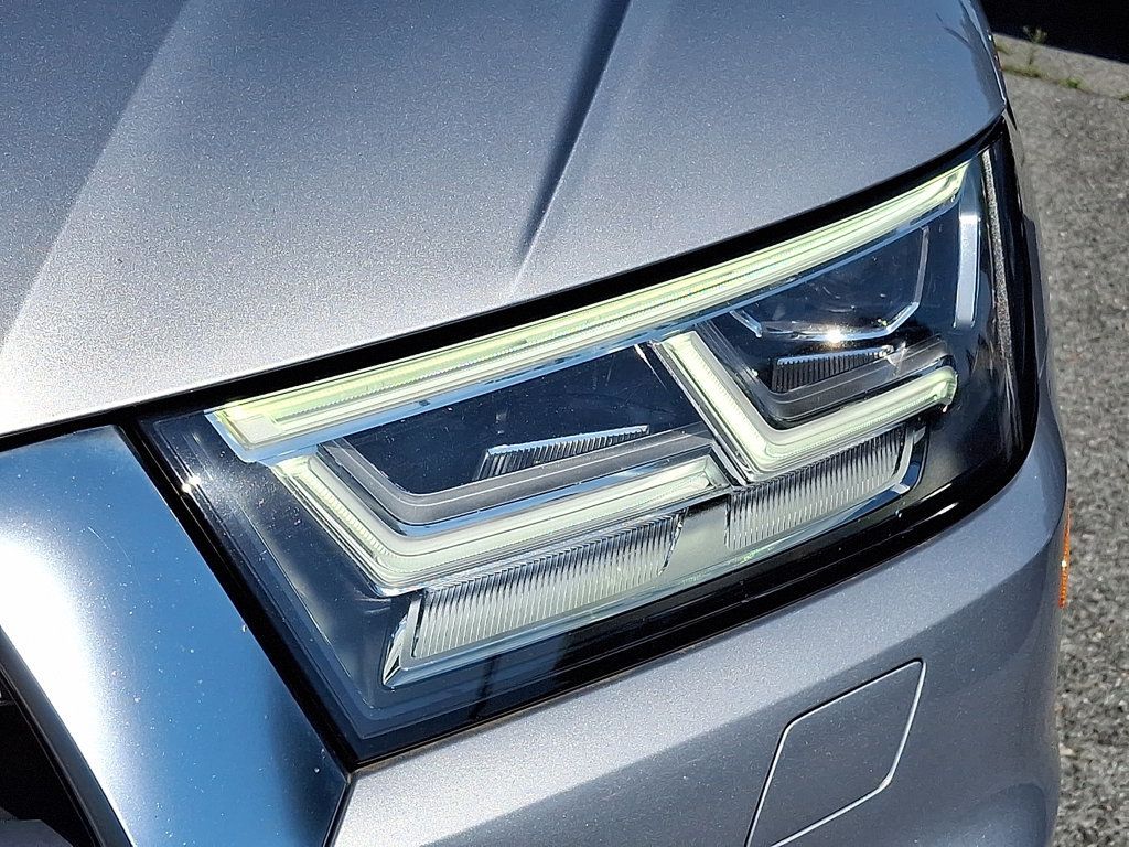 2020 Audi Q5 Premium Plus 45 TFSI photo 9