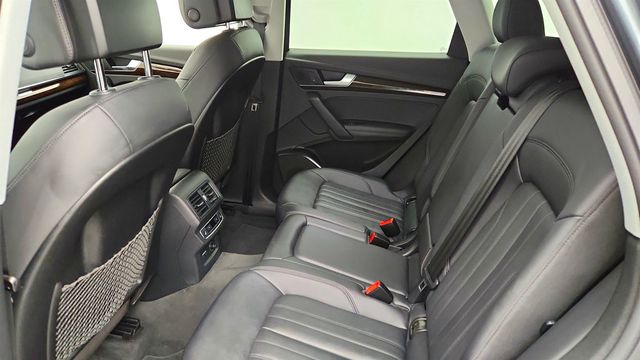 2020 Audi Q5 Premium Plus 45 TFSI quattro with 20'' Wheels & Cold Weather Pkg - 22960217 - 21