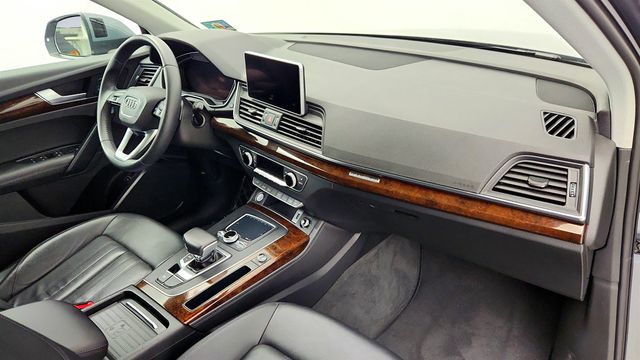 2020 Audi Q5 Premium Plus 45 TFSI quattro with 20'' Wheels & Cold Weather Pkg - 22960217 - 25