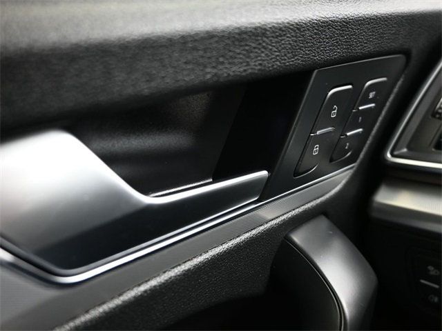 2020 Audi Q5 Titanium Premium 45 TFSI quattro - 22957306 - 31