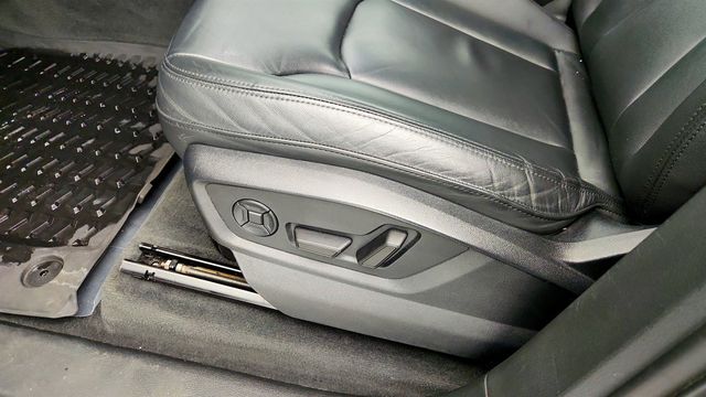 2020 Audi Q7 Premium 55 TFSI quattro with Convenience & Towing Packages - 22960189 - 11