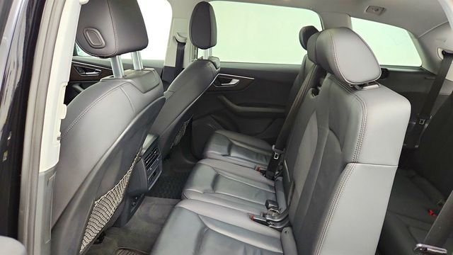 2020 Audi Q7 Premium 55 TFSI quattro with Convenience & Towing Packages - 22960189 - 22