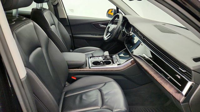 2020 Audi Q7 Premium 55 TFSI quattro with Convenience & Towing Packages - 22960189 - 26