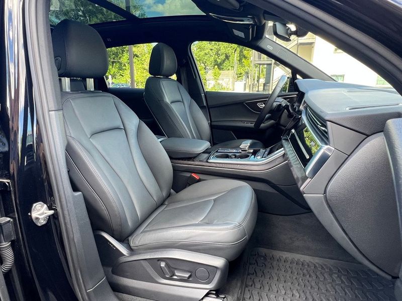 2020 Audi Q7 Premium Plus 55 TFSI quattro - 23061865 - 24