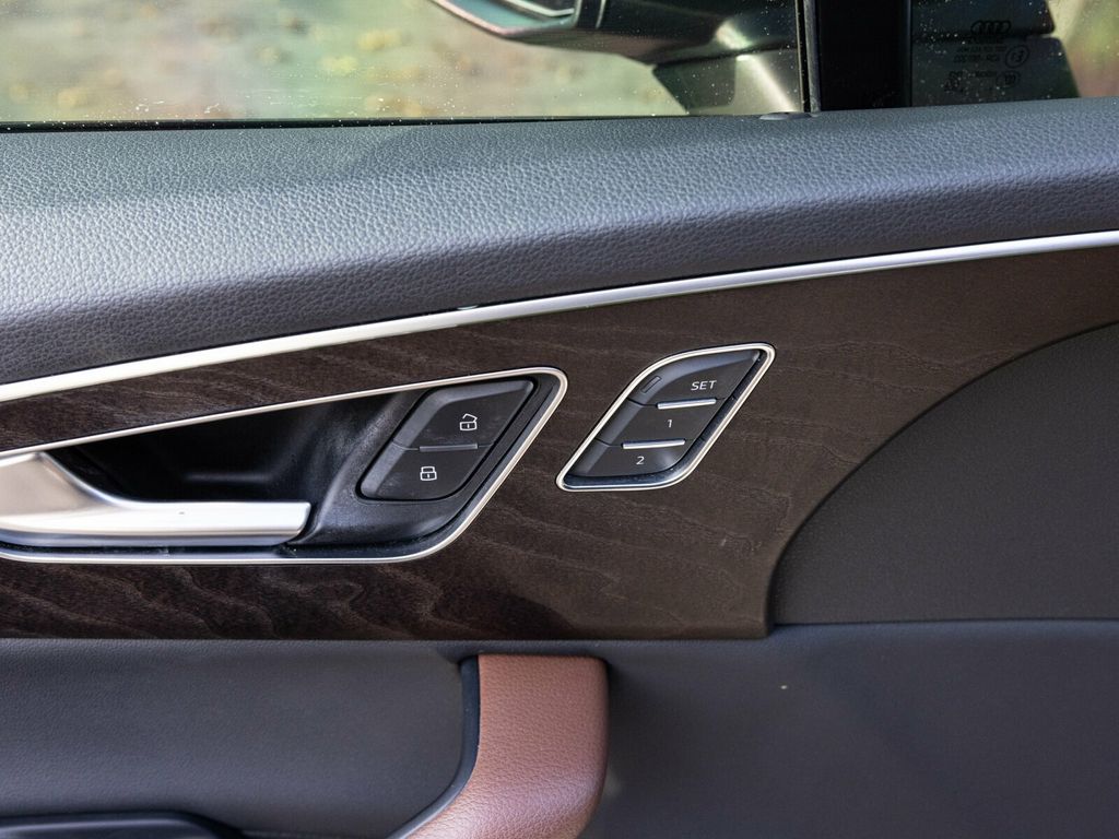 2020 Audi Q7 Prestige 55 TFSI Quattro, Black Optic Package, Cold Weather Pack - 22960803 - 23