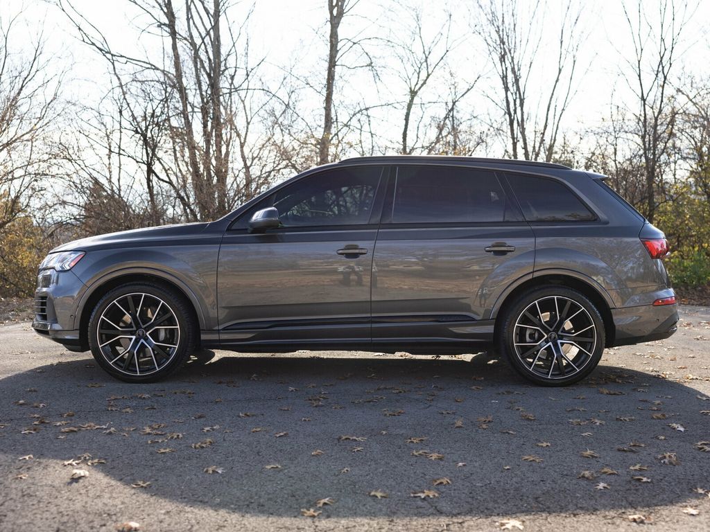 2020 Audi Q7 Prestige 55 TFSI Quattro, Black Optic Package, Cold Weather Pack - 22960803 - 3