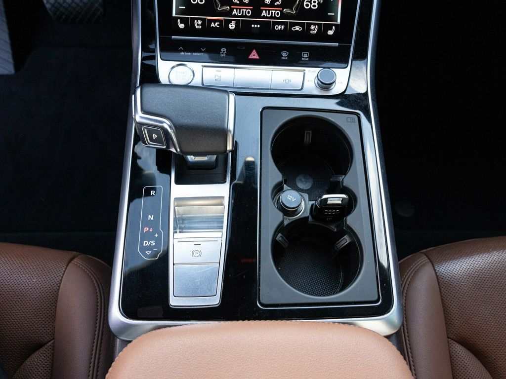 2020 Audi Q7 Prestige 55 TFSI Quattro, Black Optic Package, Cold Weather Pack - 22960803 - 43