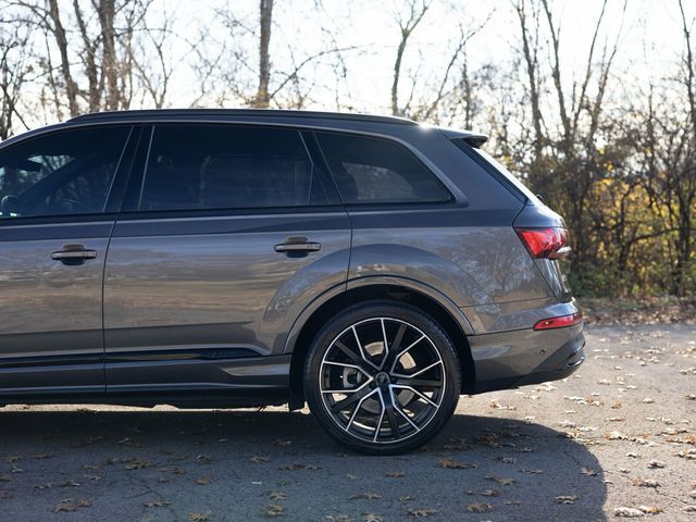 2020 Audi Q7 Prestige 55 TFSI Quattro, Black Optic Package, Cold Weather Pack - 22960803 - 4