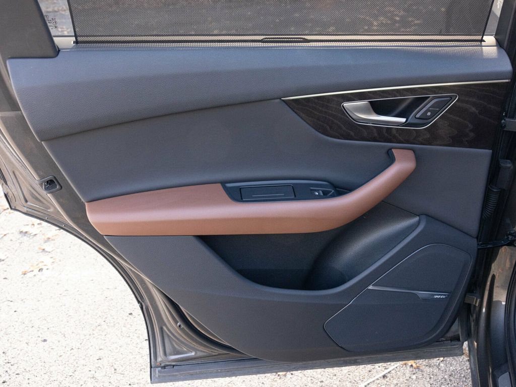 2020 Audi Q7 Prestige 55 TFSI Quattro, Black Optic Package, Cold Weather Pack - 22960803 - 51